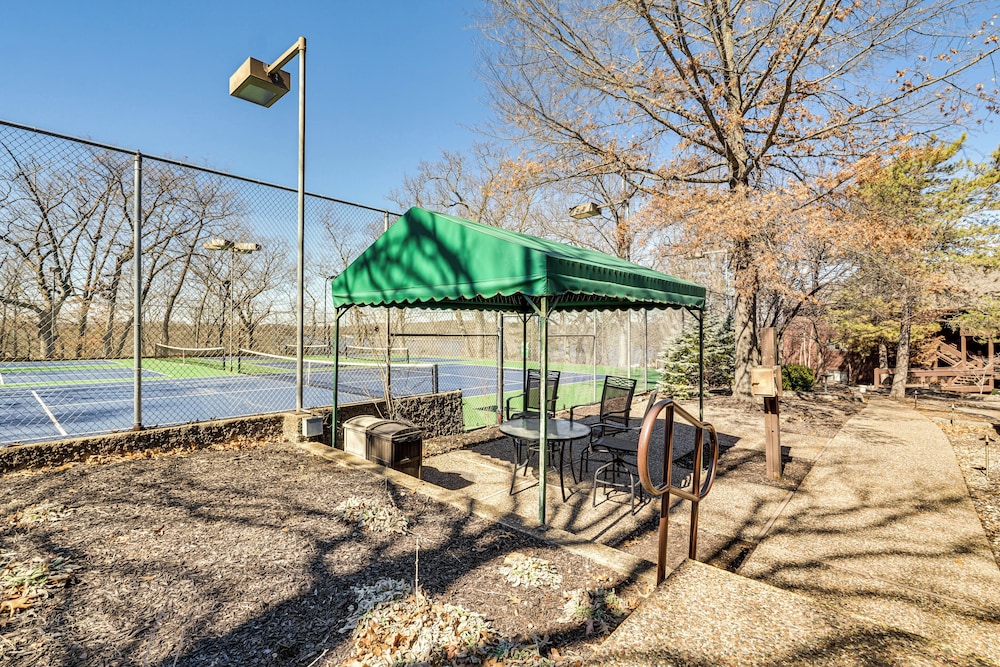 Lakefront Osage Beach Retreat: Dock Access!