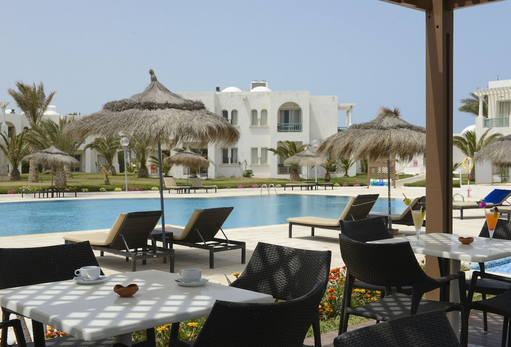 Aghir Vacations - Vincci Helios Beach - Property Image 5