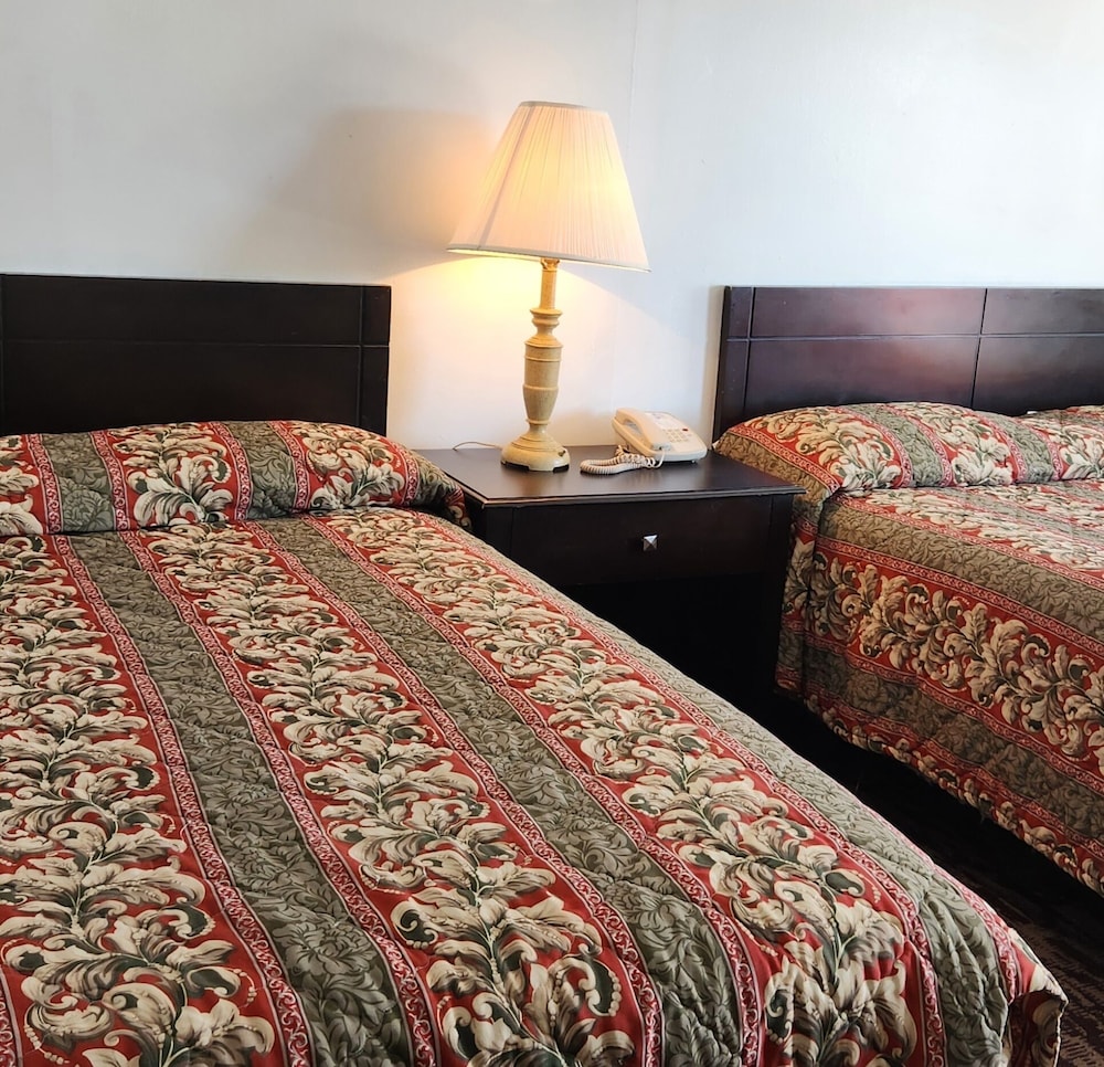 Bartlesville Vacations - Budget Inn - Property Image 3