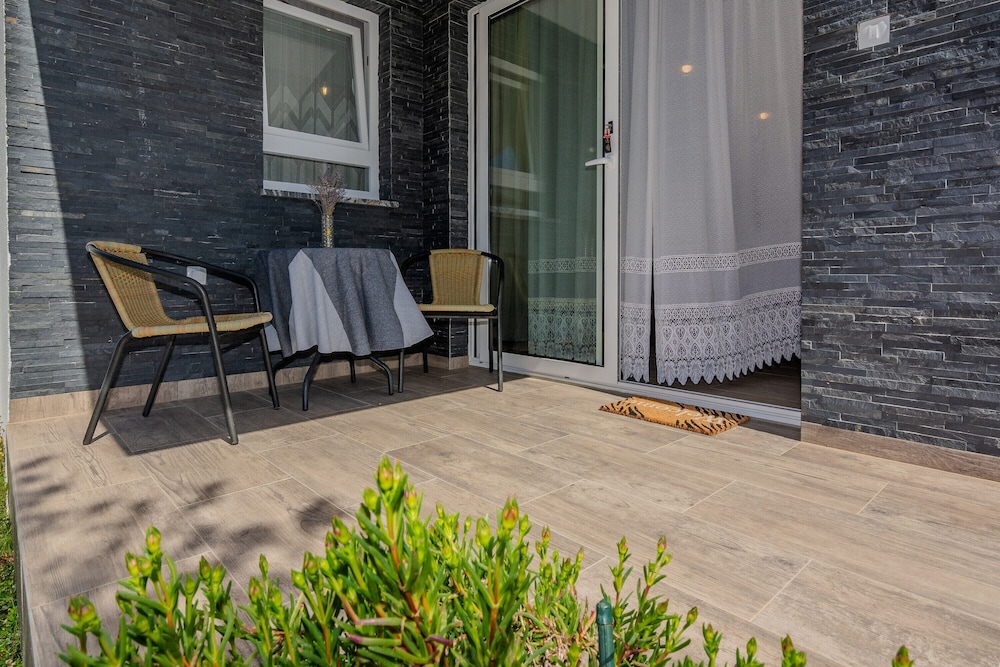 Apartment Mutak
