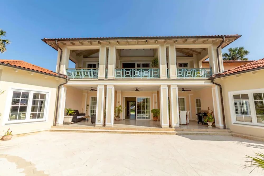 Hideaway Beach Properties by Caribe Stays
