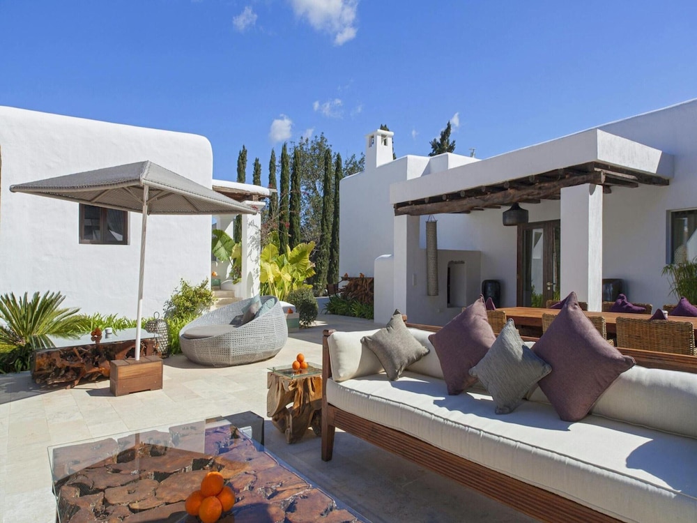 Holiday Home With Barbecue Space