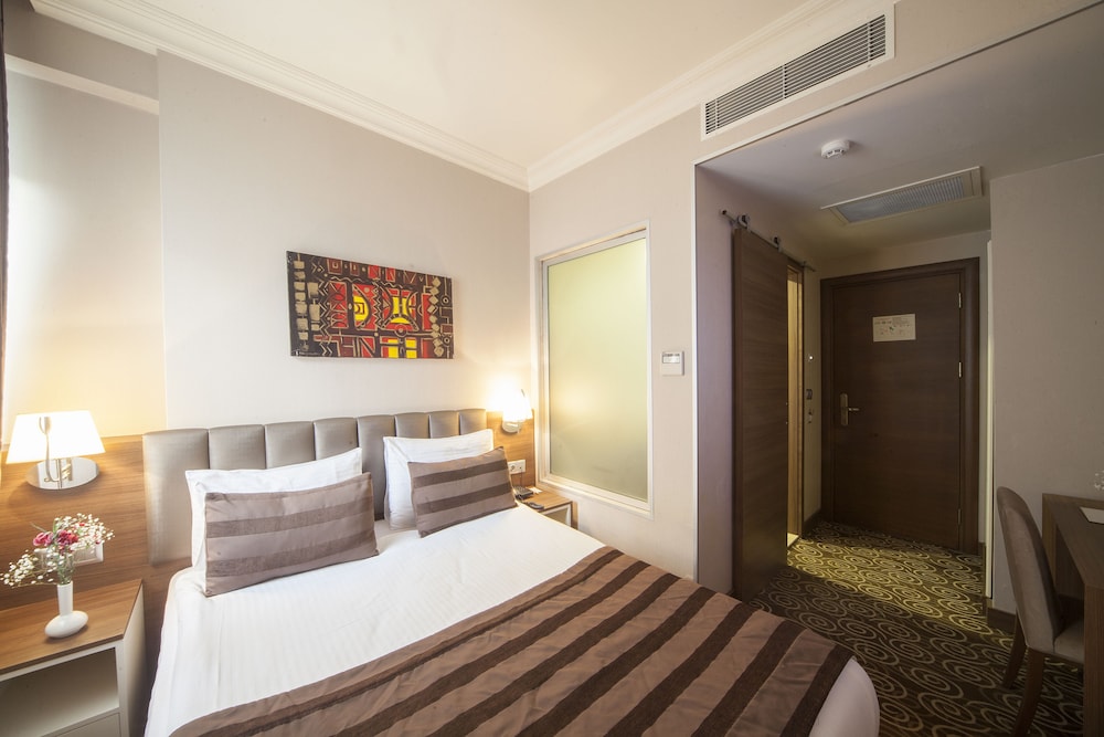 Delta Hotel Istanbul - Image 11