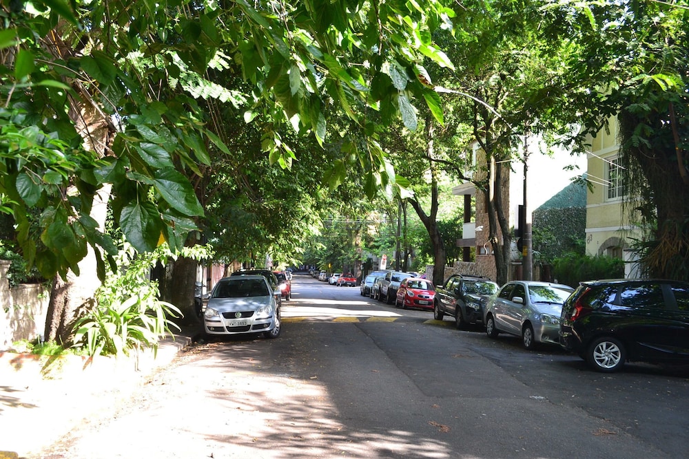 Casa Amarela Guest House - ZONA SUL