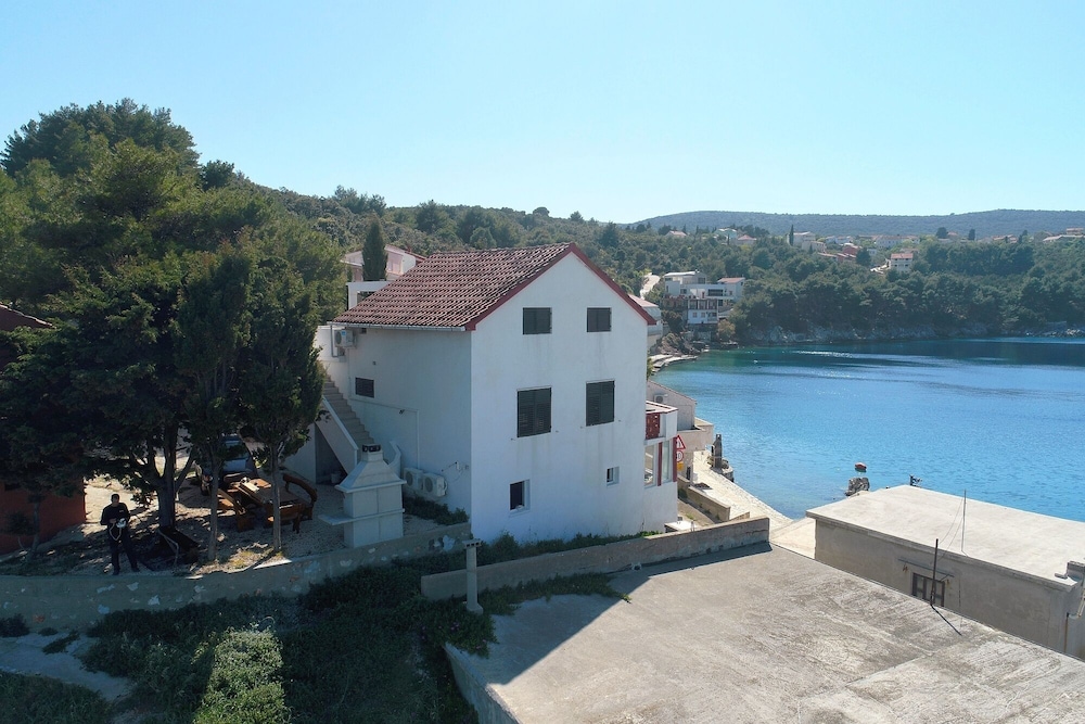 Apartment Located Directly on the Seaside, With Stunning Views and Seasight view 2