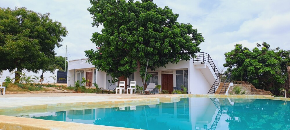 Cave Diani Studio Apartments