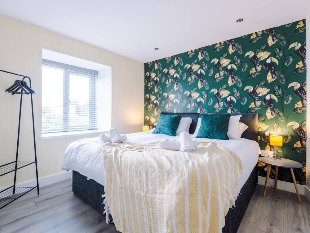 One-bedroom by Media City UK by Belvilla view 2