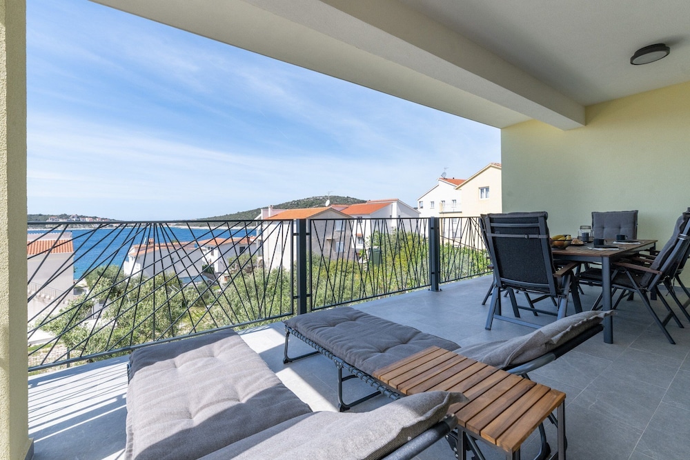 Luxury Living at Horizon Retreat