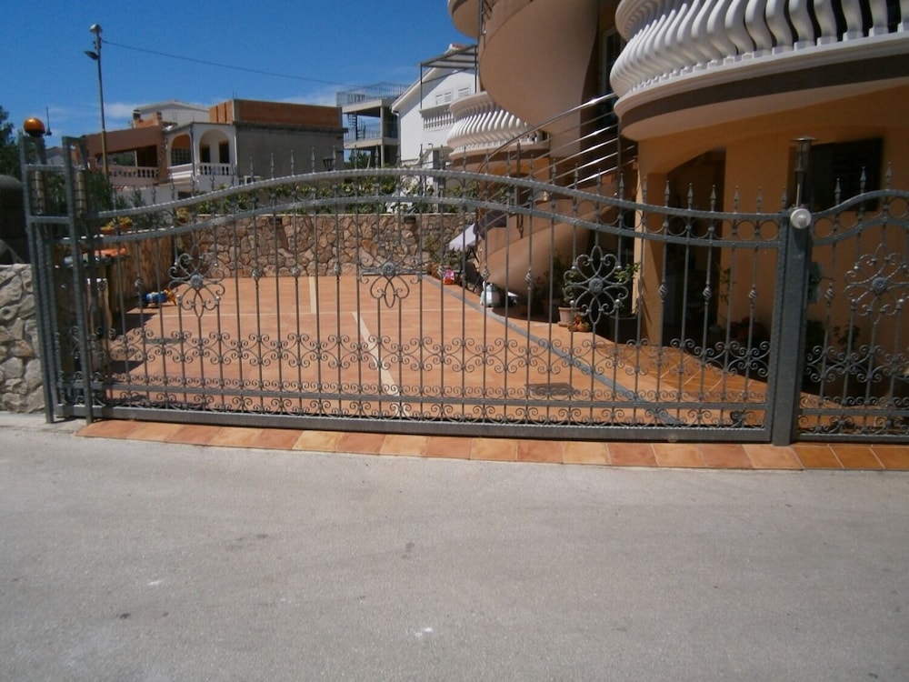 Photo 16