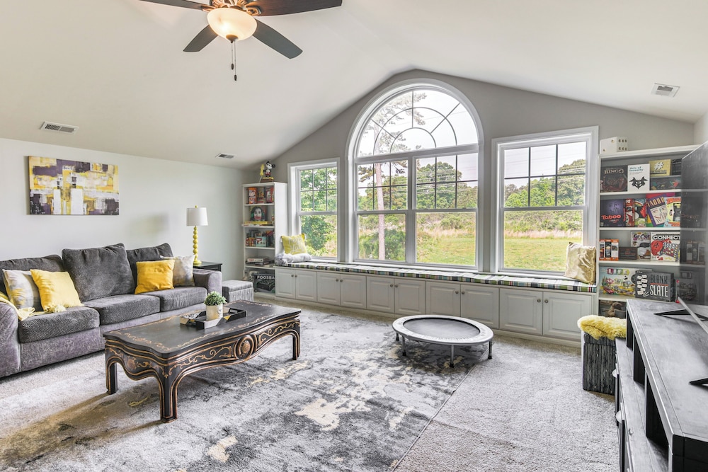 Patio, Deck & Grill: Charlotte Area Group Getaway!