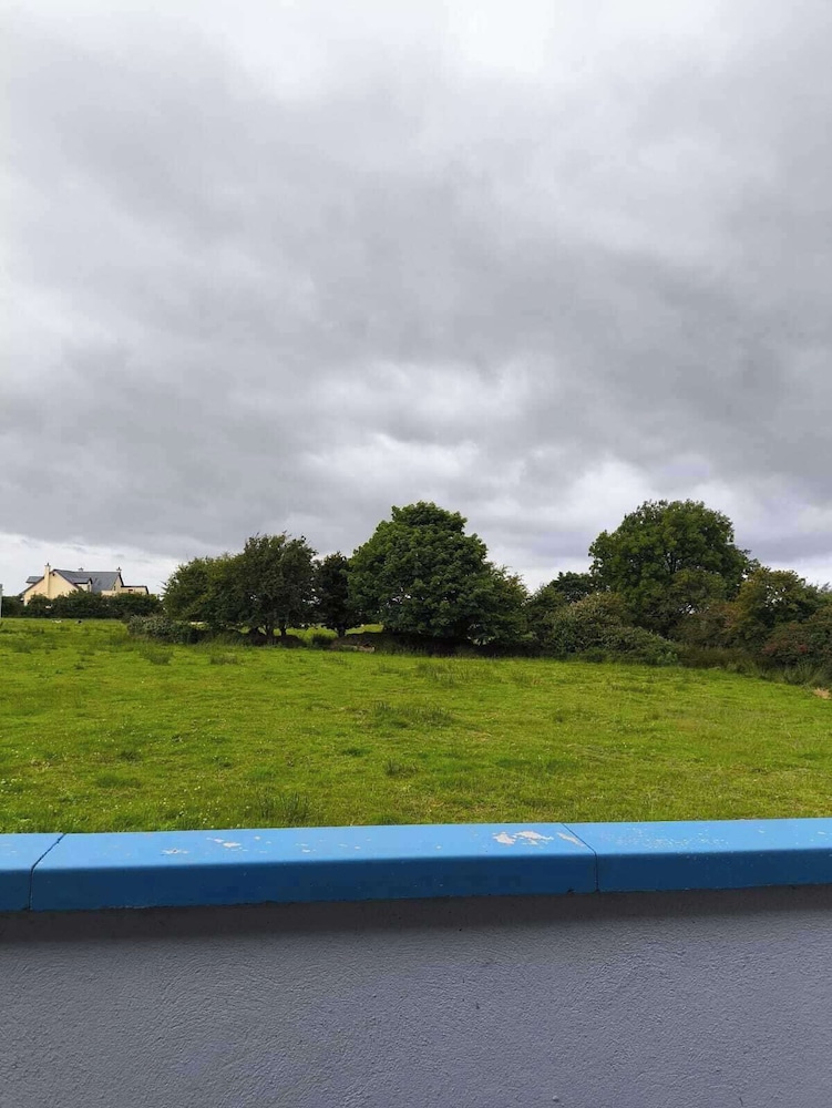 Seaside Apartment- Sligo- Pet Friendly