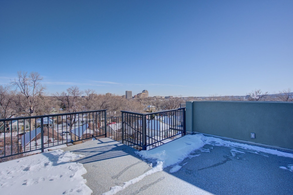 Modern Rooftop Patio New-build Townhome in COS view 5