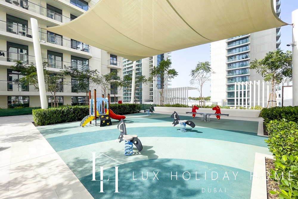 LUX The Marina Vista Beachfront Suite