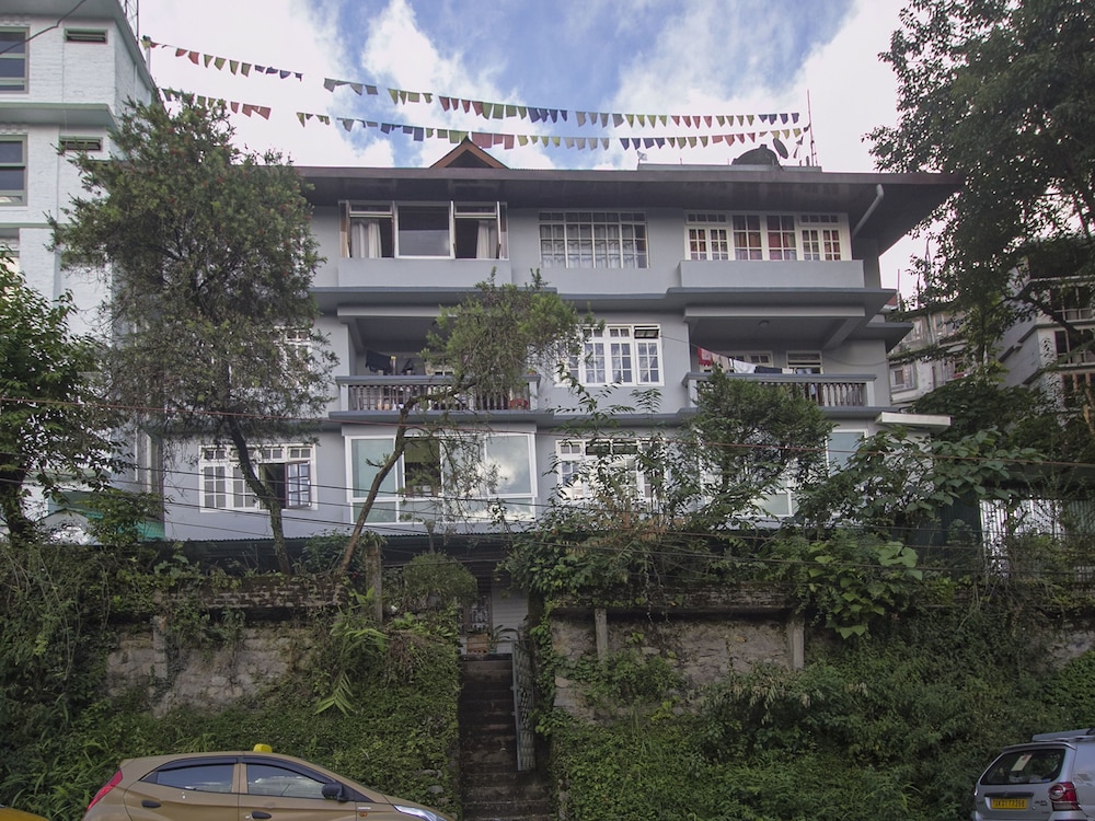 OYO 17067 Maitreya Guest House