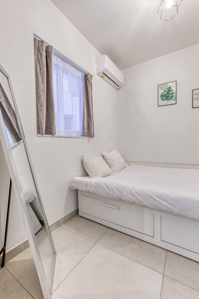 Central Msida Modern Bright Comfortable