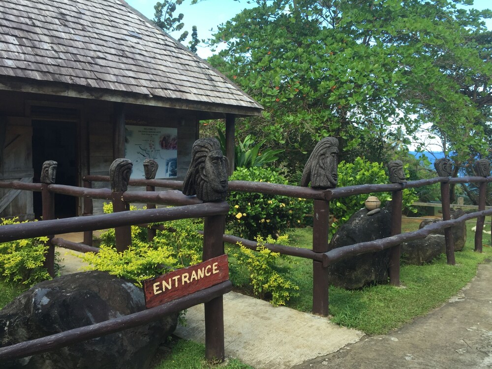 Pagua Bay House Oceanfront Cabanas