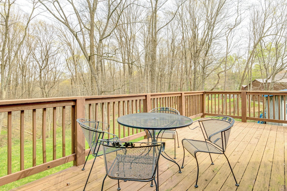 8 Mi to IU: Cabin w/ Reading Nook, Fire Pit & Yard