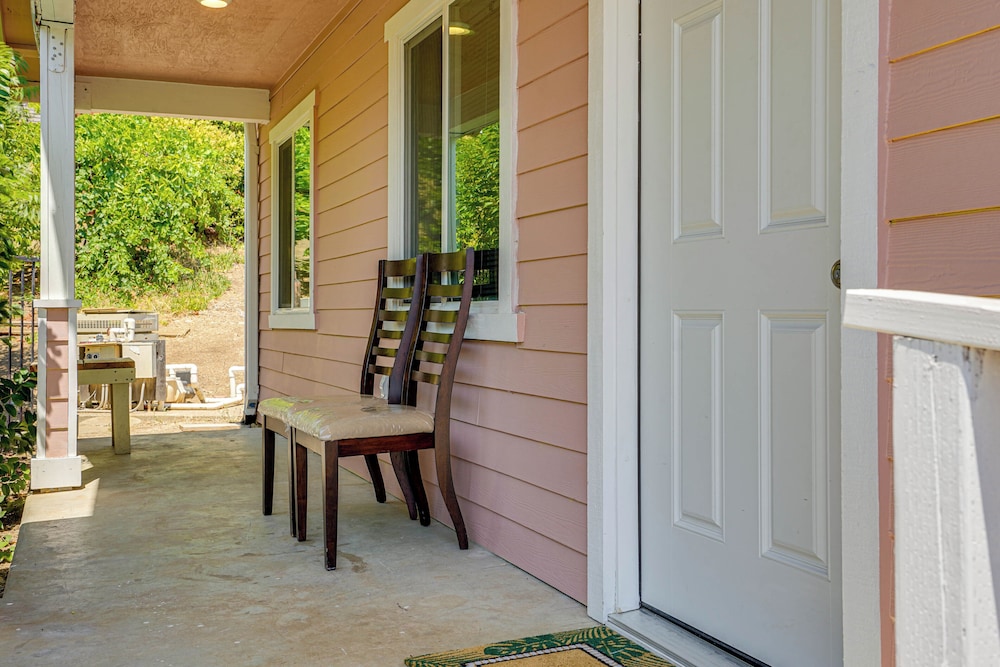Quaint Concord Home w/ Covered Porch: Near Hiking