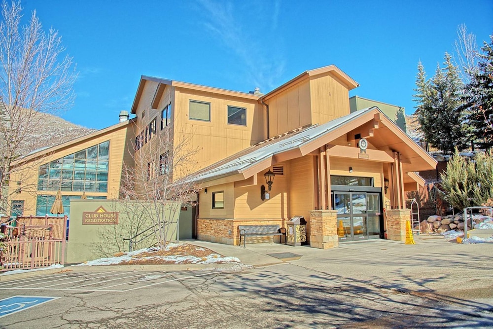 Bluegreen's StreamSide at Vail view 2