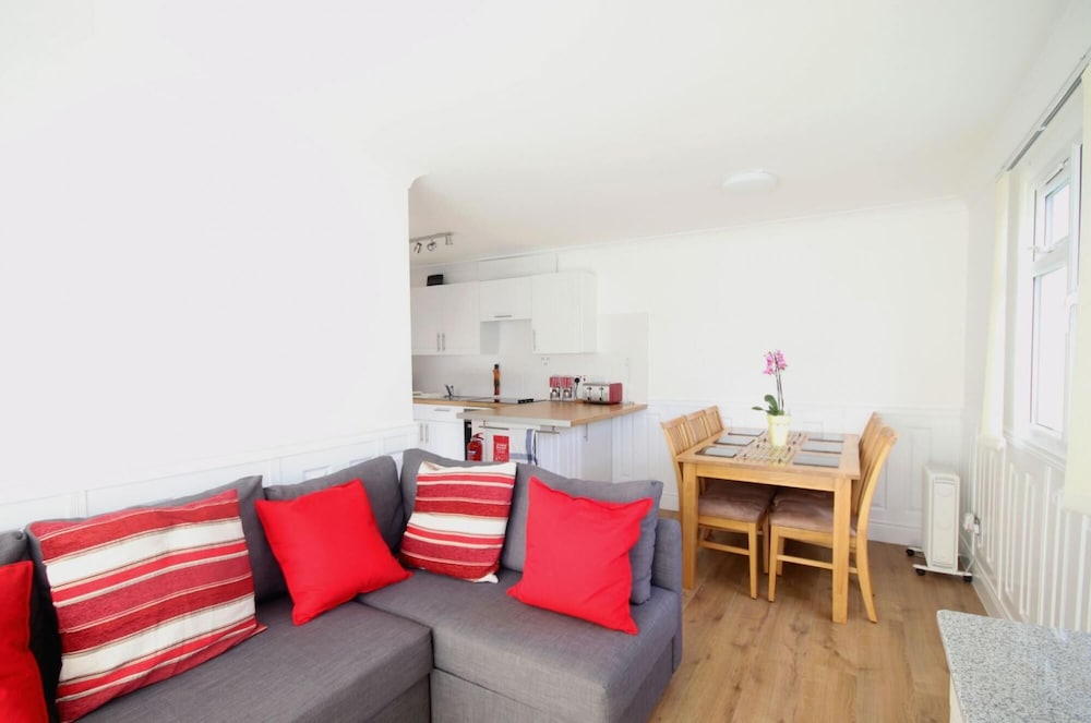 29C Medmerry Park 2 Bedroom Chalet view 3