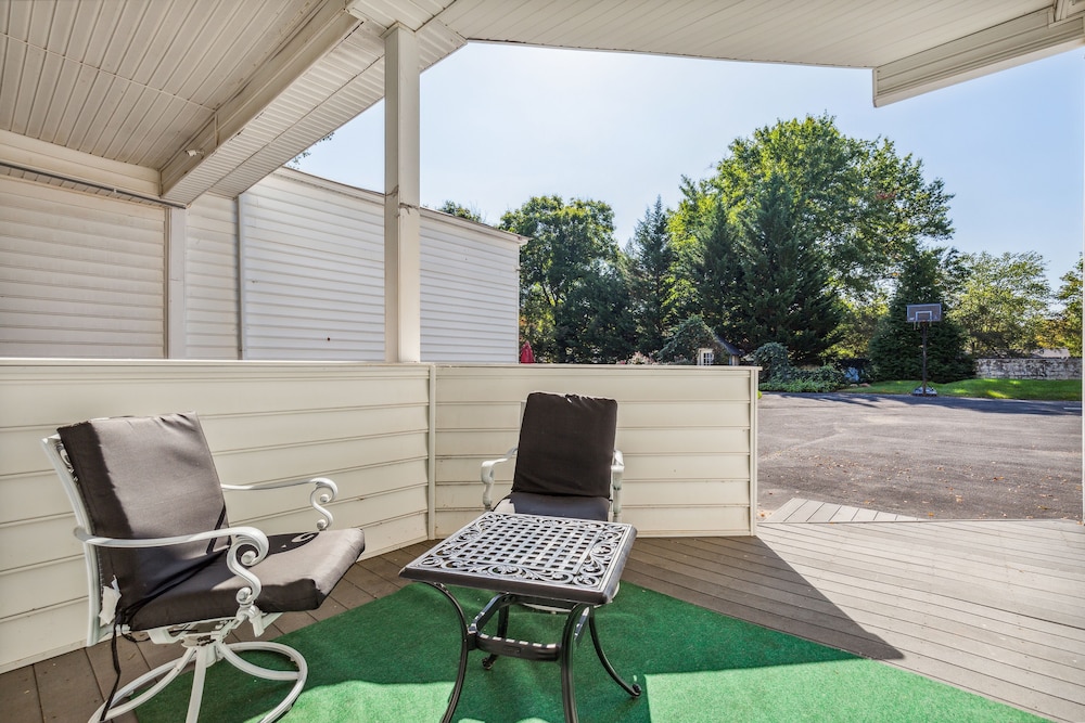 Columbia Vacations - The Columbia Inn at Peralynna Manor - Property Image 81