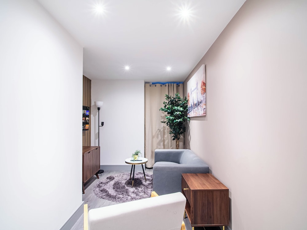 Bradford Bliss Apartment