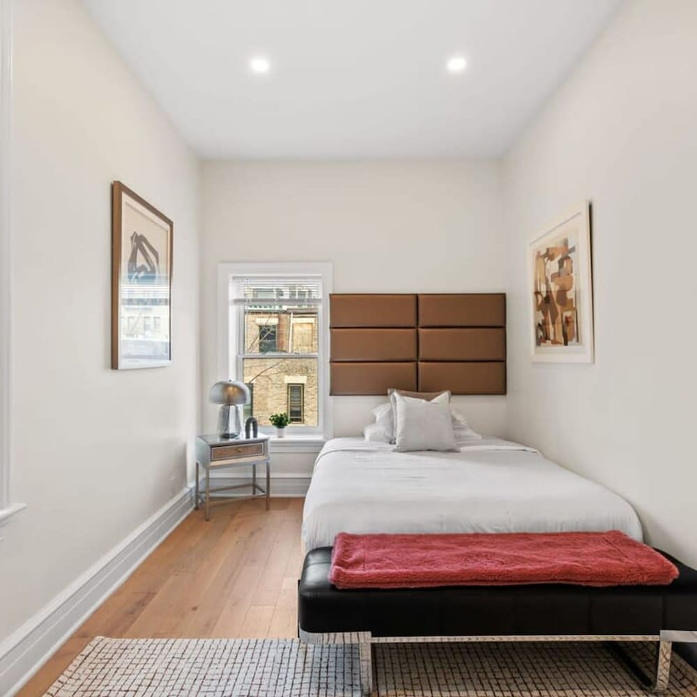 Riverside by Rove Travel 7BR Modern Townhouse