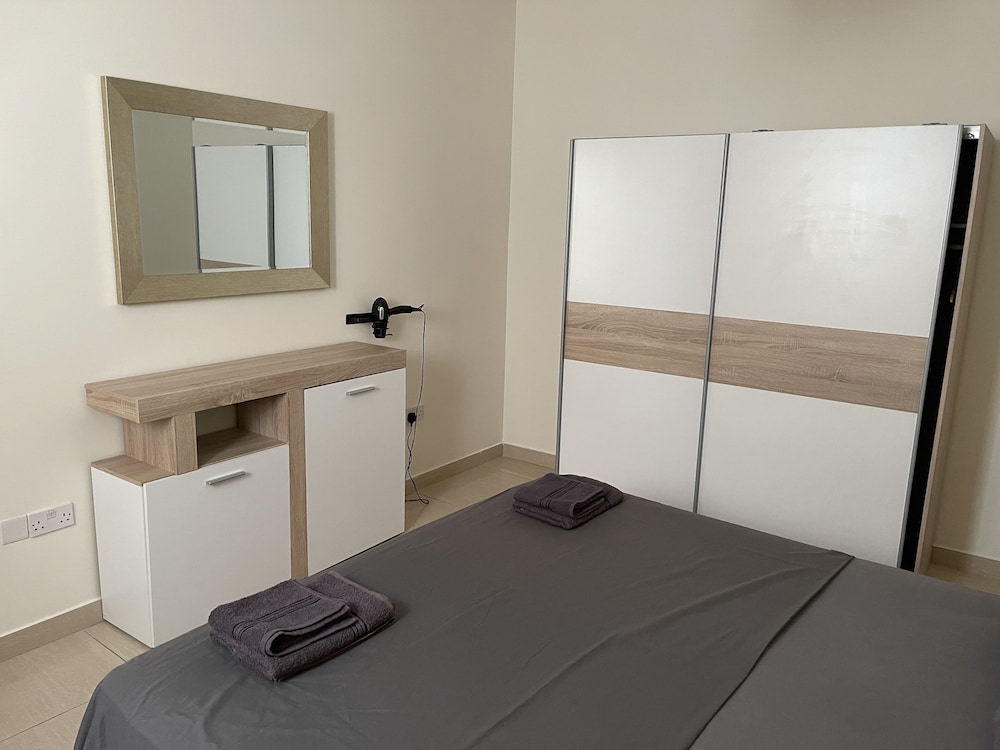 Spinola Bay 3-double Bed Near Beach Prime Location photo 3