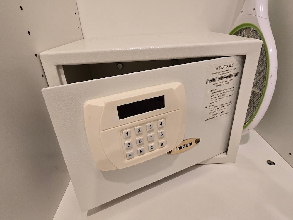 Pool Side Retreat- 1 BED TC-B105