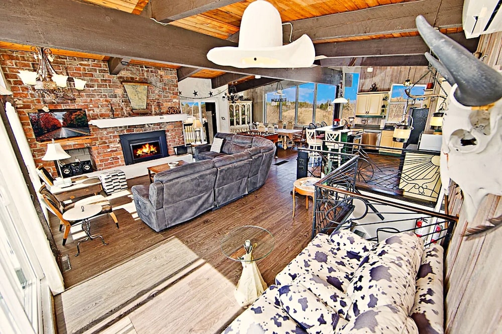 Rustic 5BR Escape Sauna Hot Tub