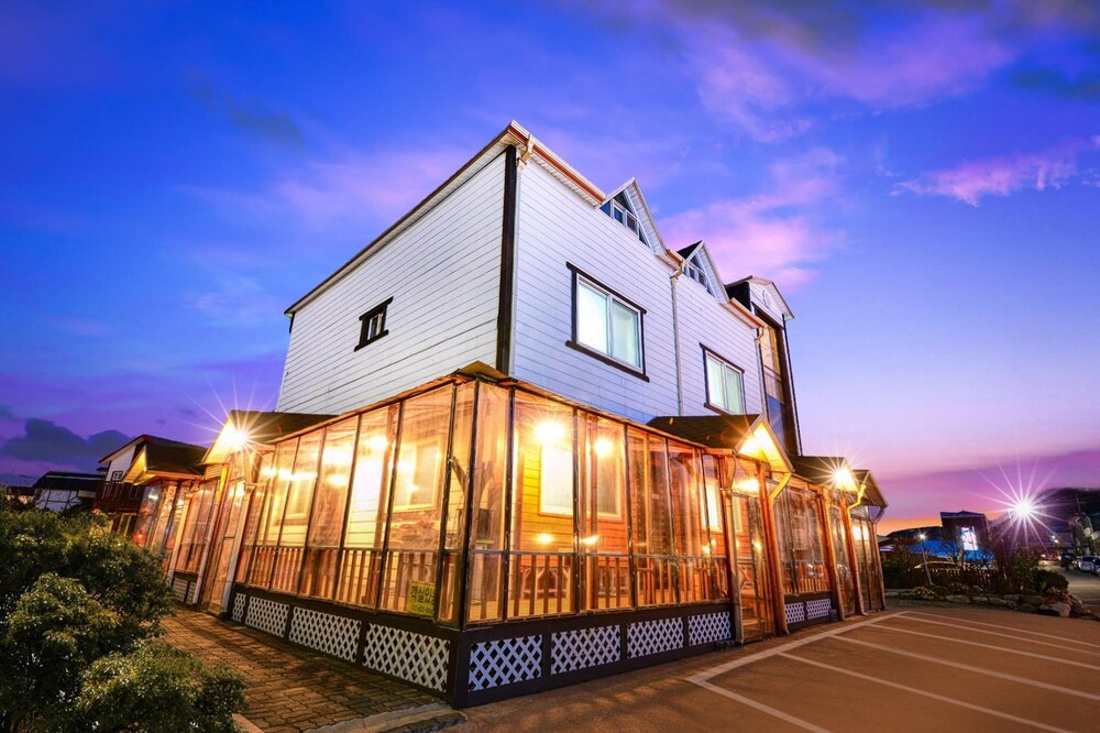 Sokcho Dderak Pension