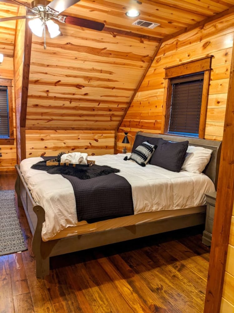 Stone Mountain Lodge Luxurious Rustic Retreat
