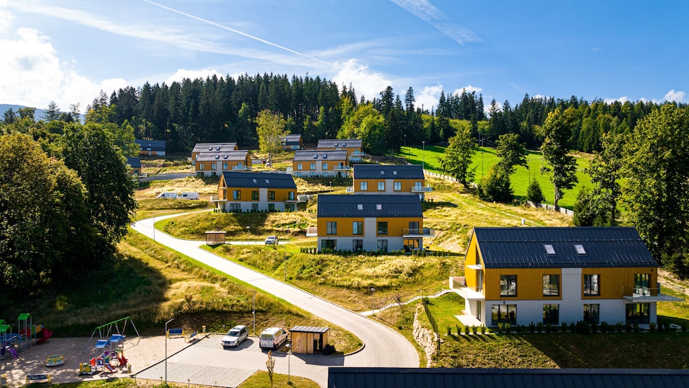 Apartamenty Sun & Snow Hillside view 3