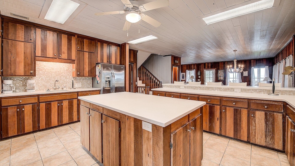 Eclectic Creek Front Retreat 8 Bedroom Home by Peace Vacations view 5