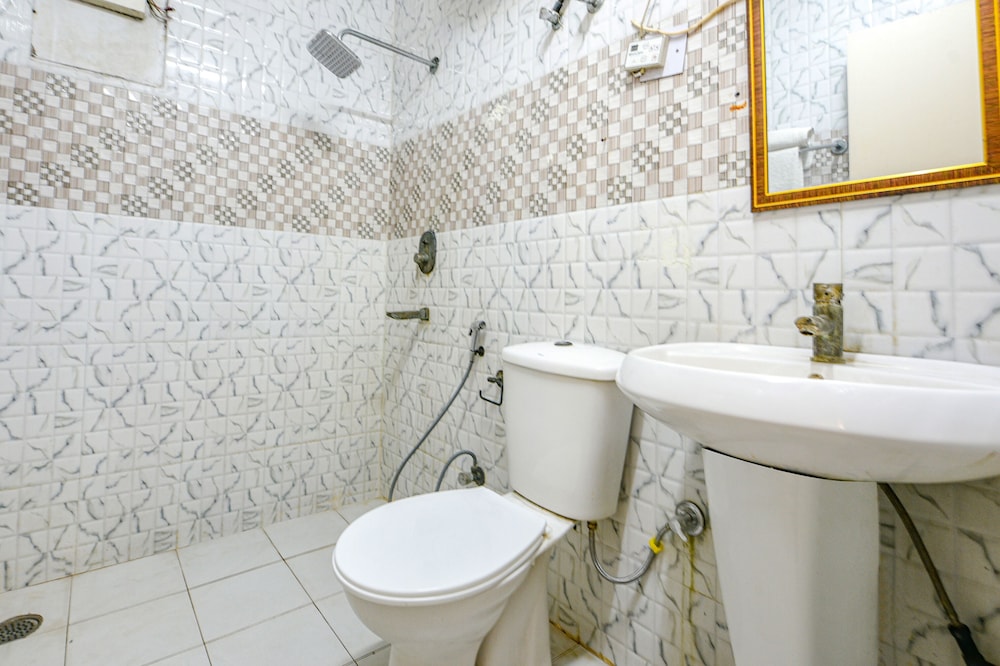 FabHotel The White Orchid