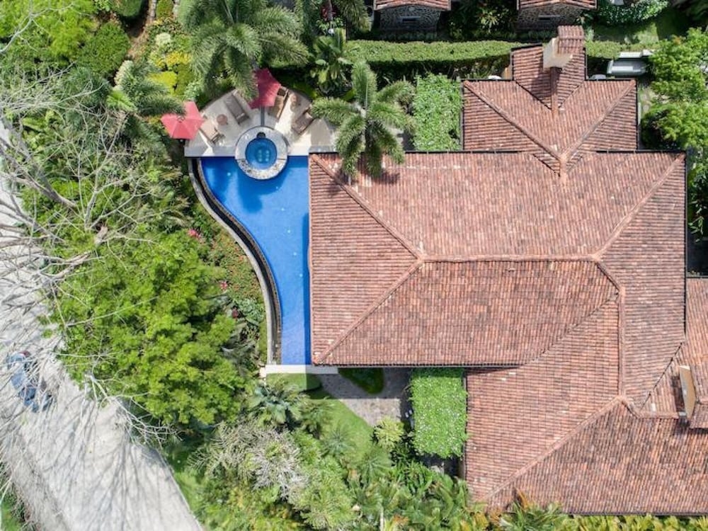 Villa La Perla in Herradura view 3