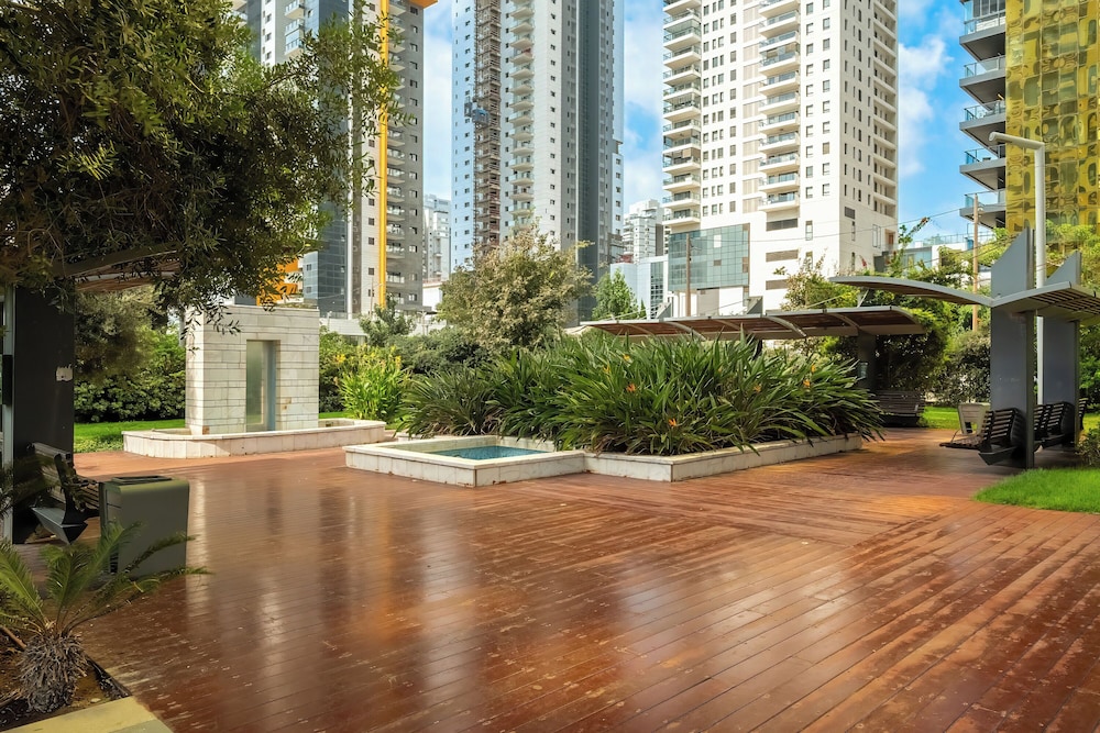 Luxury Tower 3BR Beach View High Floor