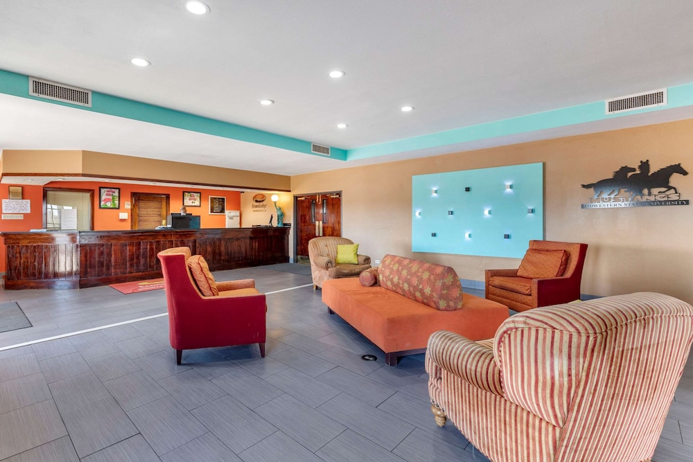 Wichita Falls Vacations - Econo Lodge Wichita Falls Downtown - Property Image 11
