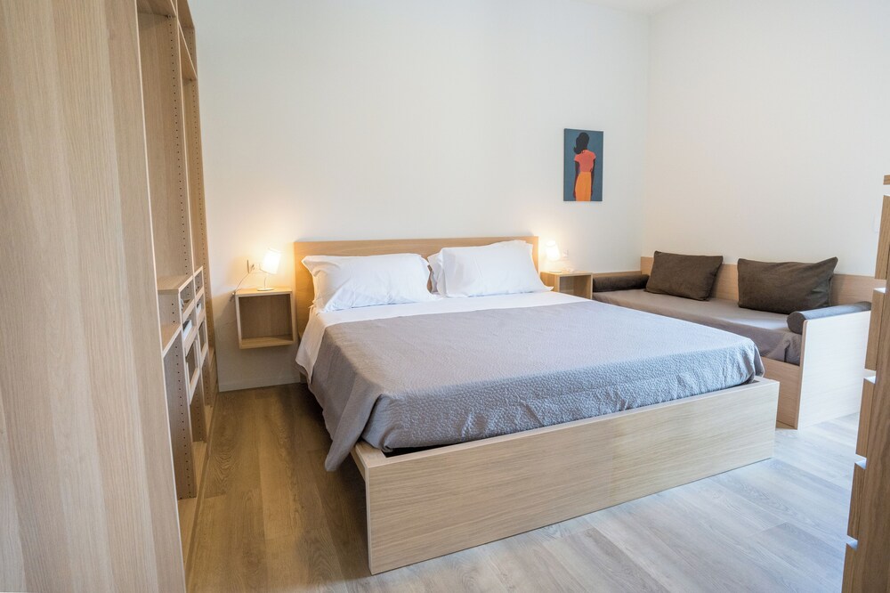 Pineto suites Ac pool and Beach