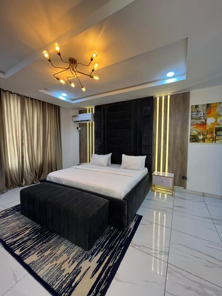 Lovely 3-bed With a Pool Next to Four Point view 4