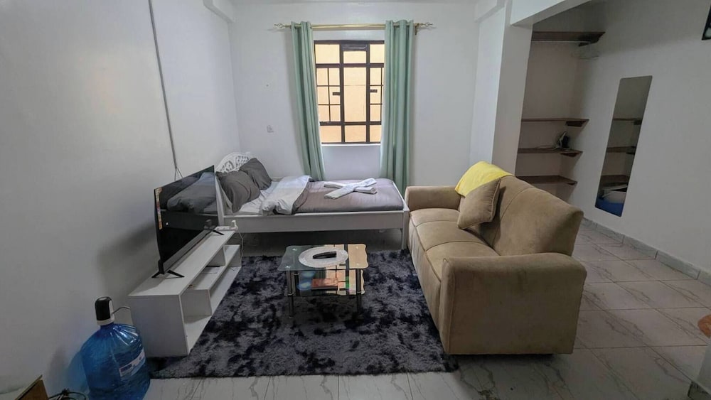 Studio 107, South B, Sana Sana
