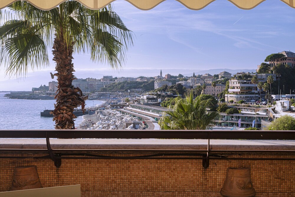 Beachfront Studio With Terrace by Wonderful Italy