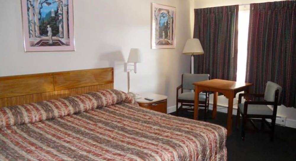Creek Side Inn