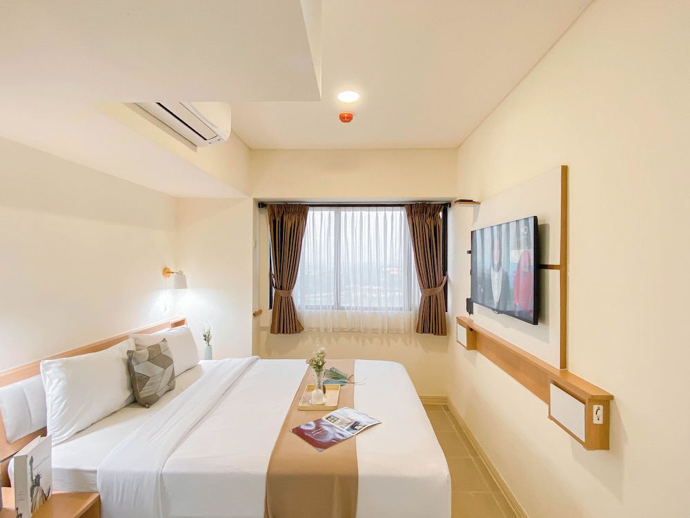 Spacious and Comfy Designed 2BR at Meikarta Apartment