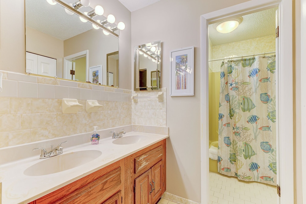Dreamview by Distinctive Beach Rentals