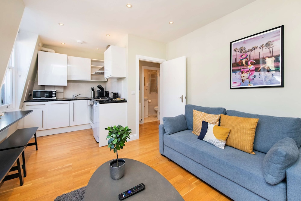 So Glamourous Pad - Fitzrovia - by Frankie Says