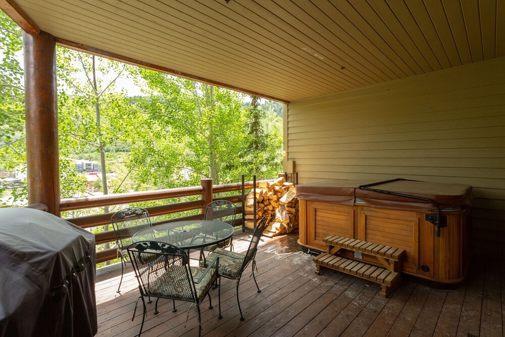 Trail's End Lodge at Deer Valley Resort - Two Bedroom Residence with Spa #404 2 Condo