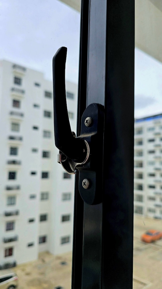 2 Bedrooms, 2 Bathrooms, AC, Wifi, Pool, Gym, No Blackouts, Santiago