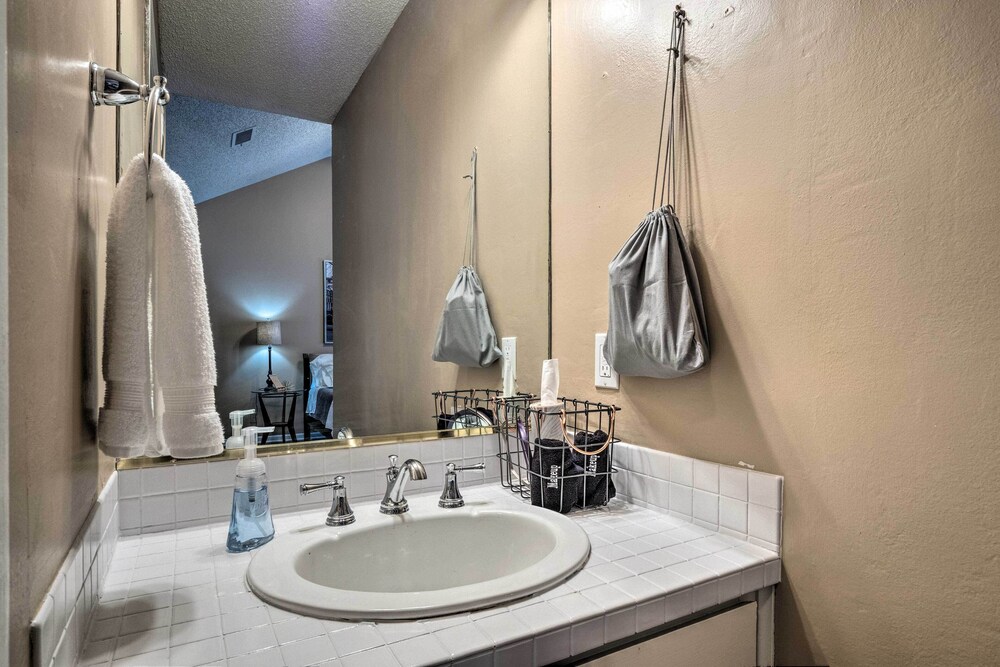 Horseshoe Bay Resort Townhome - Near Lake Lbj! - Property Image 12