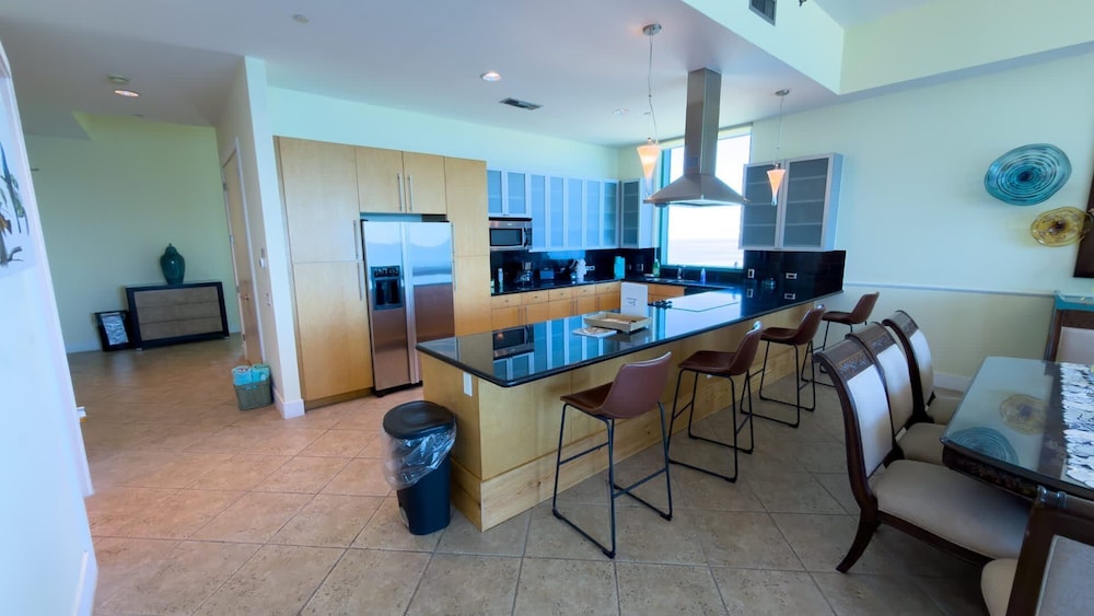 Penthouse Jr Unrivaled Luxury Insane Views 3 Bedroom Apts